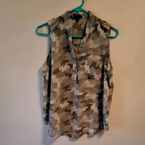 Edge Camouflage Sleeveless Blouse
